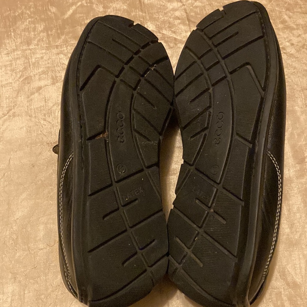 Ecco Black Leather Loafers - Picture 7 of 7